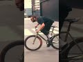 Kirby shredding the streets on his fixed gear bike // Dosnoventa