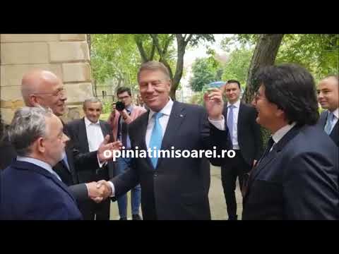 Klaus Iohannis la memorialul Revolutiei, la Timisoara