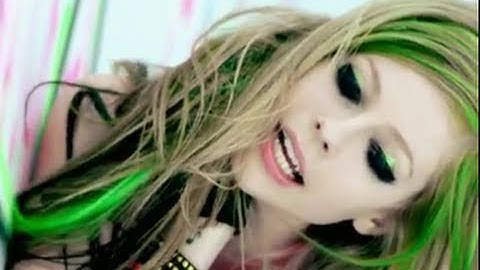 Avril Lavigne- Smile Music Video Makeup