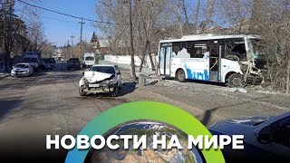 В Бурятии пассажирский автобус снес столб