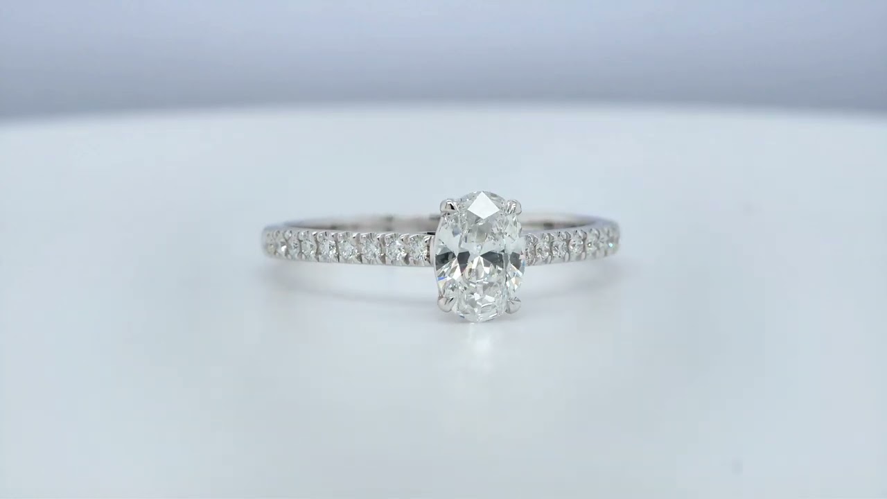 Inspirez-Vous - Nouvelle Collection De Bijoux En Diamant 2025 36 - Orogem Jewelers 0.50 Ct Oval Diamond Engagement Ring – E Si2 Gia, 18K White Gold Pavé Band - Orogem Jewelers