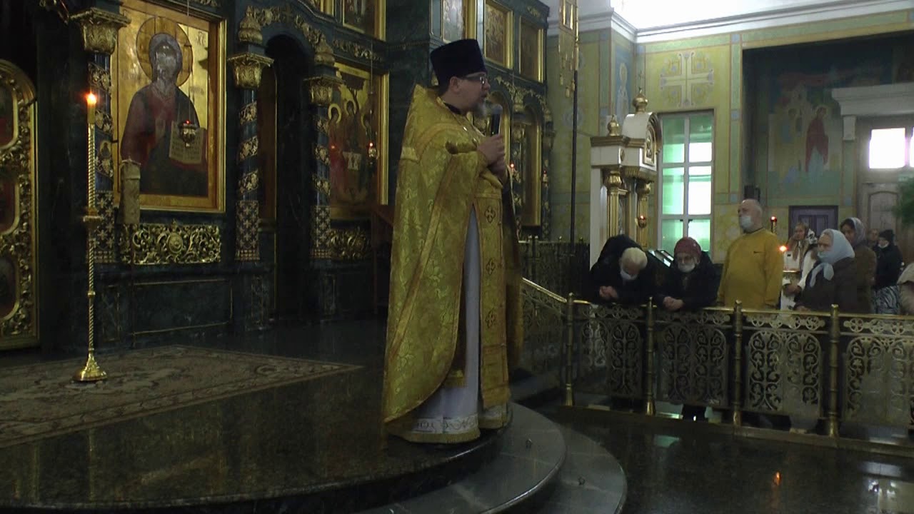 Псково-печерский монастырь литургия. Божественная литургия прямая трансляция. Божественная литургия начало. Соборная служба в храме христа спасителя мальчик. Трансляция божественной литургии сегодня.