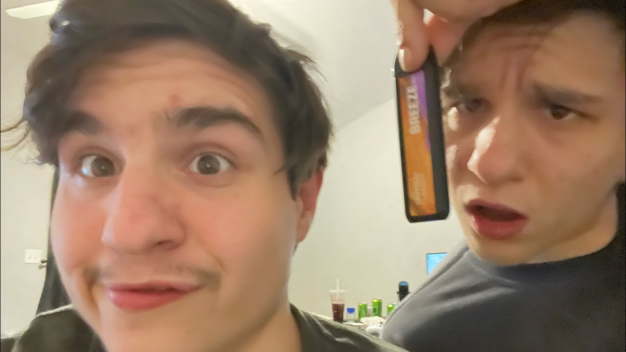 Vape Twins | trying the tropical summer breeze 🏝