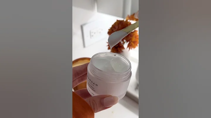 Fall night skincare 🍂🫧 #fall #skincare #skincareroutine #skincaretips #asmr #shorts #satisfying