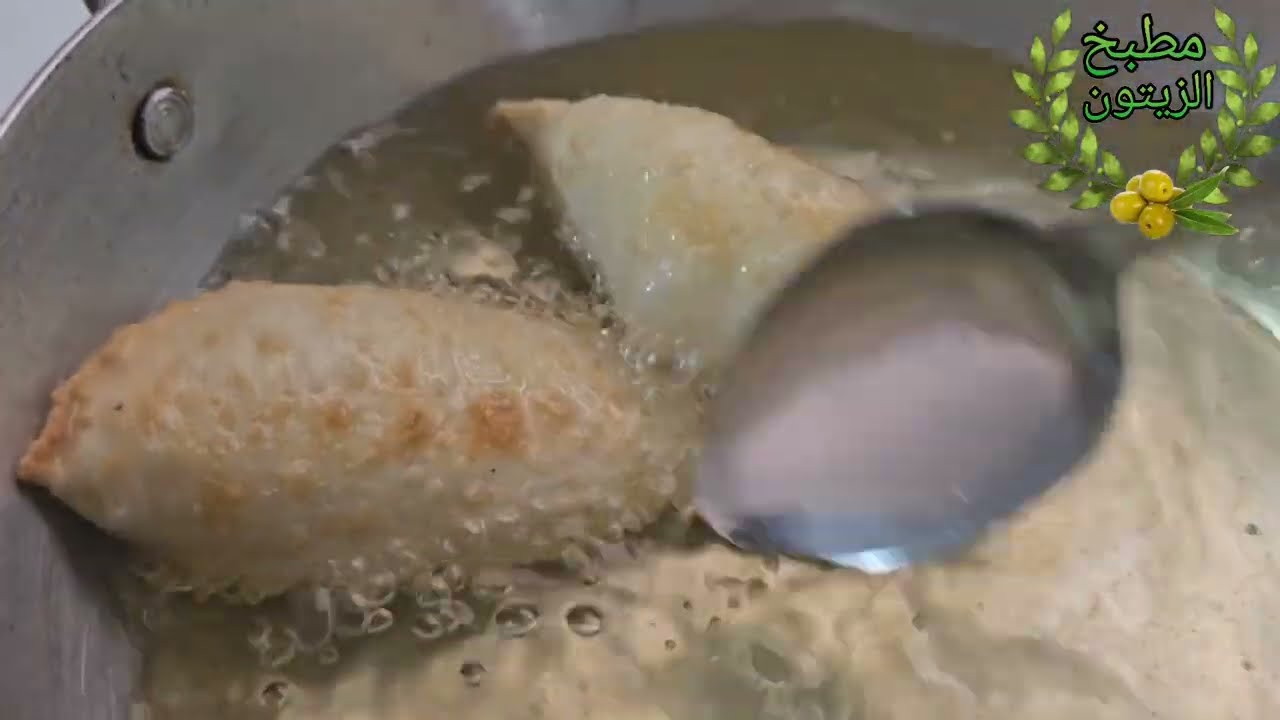 تفريزات رمضان 🌙 سمبوسة مقرمشة بحشوة ناجحه ١٠٠% عجينة ما تشرب زيت وتبقى مقرمشه الاخر  قطعة