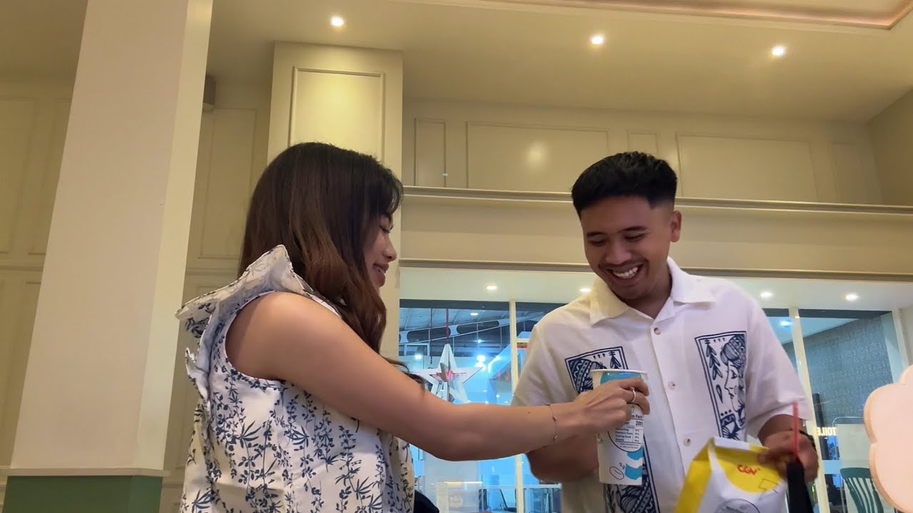 Vlog kencan elek elek an