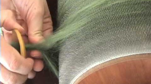 Using a diz to make roving off a Strauch motorized carder