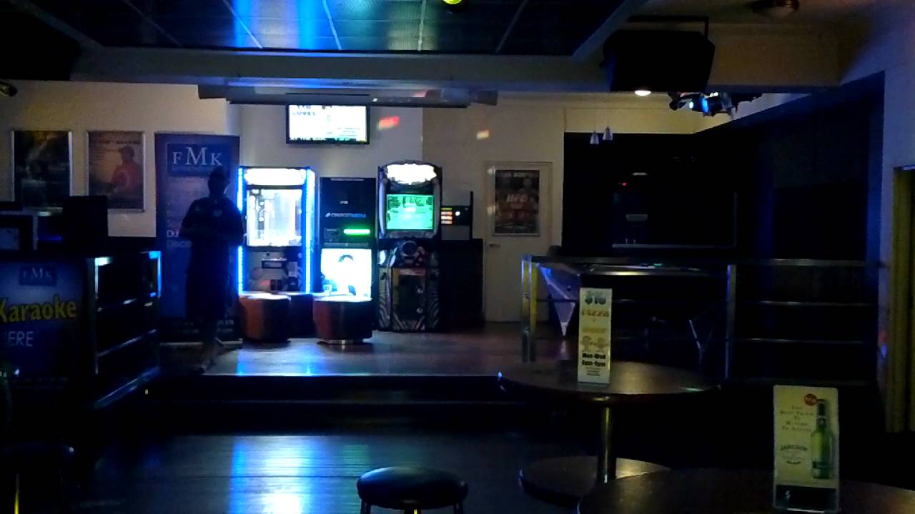 Keith Shiggins, karaoke @ the Tea Gardens Hotel