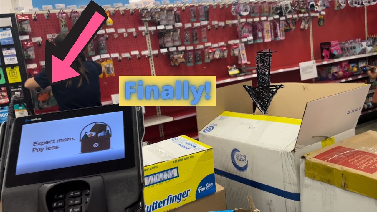 Finally Caught The Vendor! Card Hunting at Target...Chronicles UFC