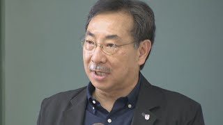 “お城博士”千田嘉博教授が名古屋市立大学で初講義 サインを求める学生の姿も