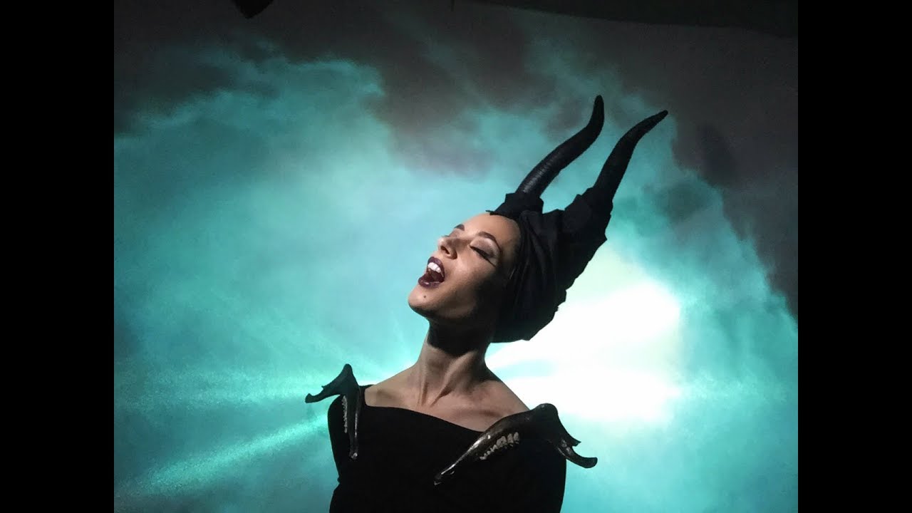 Theremin: hYrtis playing « Once upon a dream » as... Maleficent.