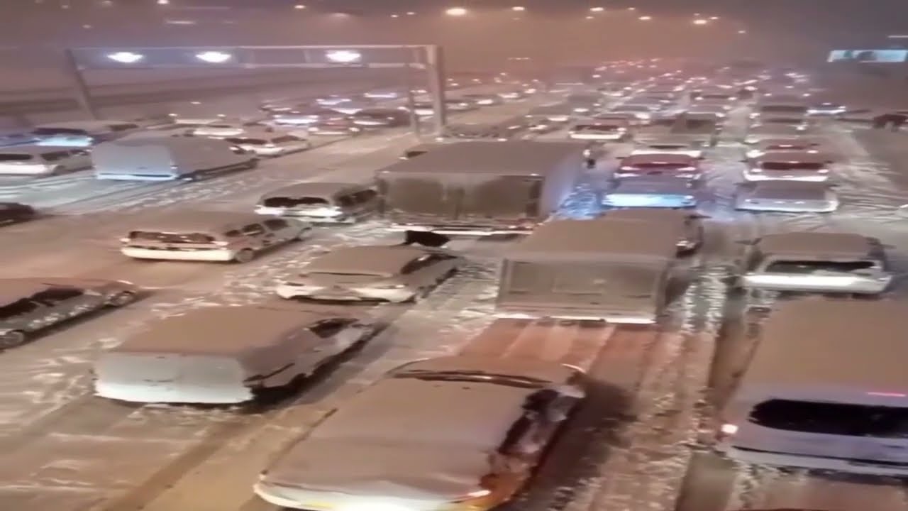 Snow apocalypse in Istanbul! Chaos as snowstorm Aybar hits Balkans and Turkey!
