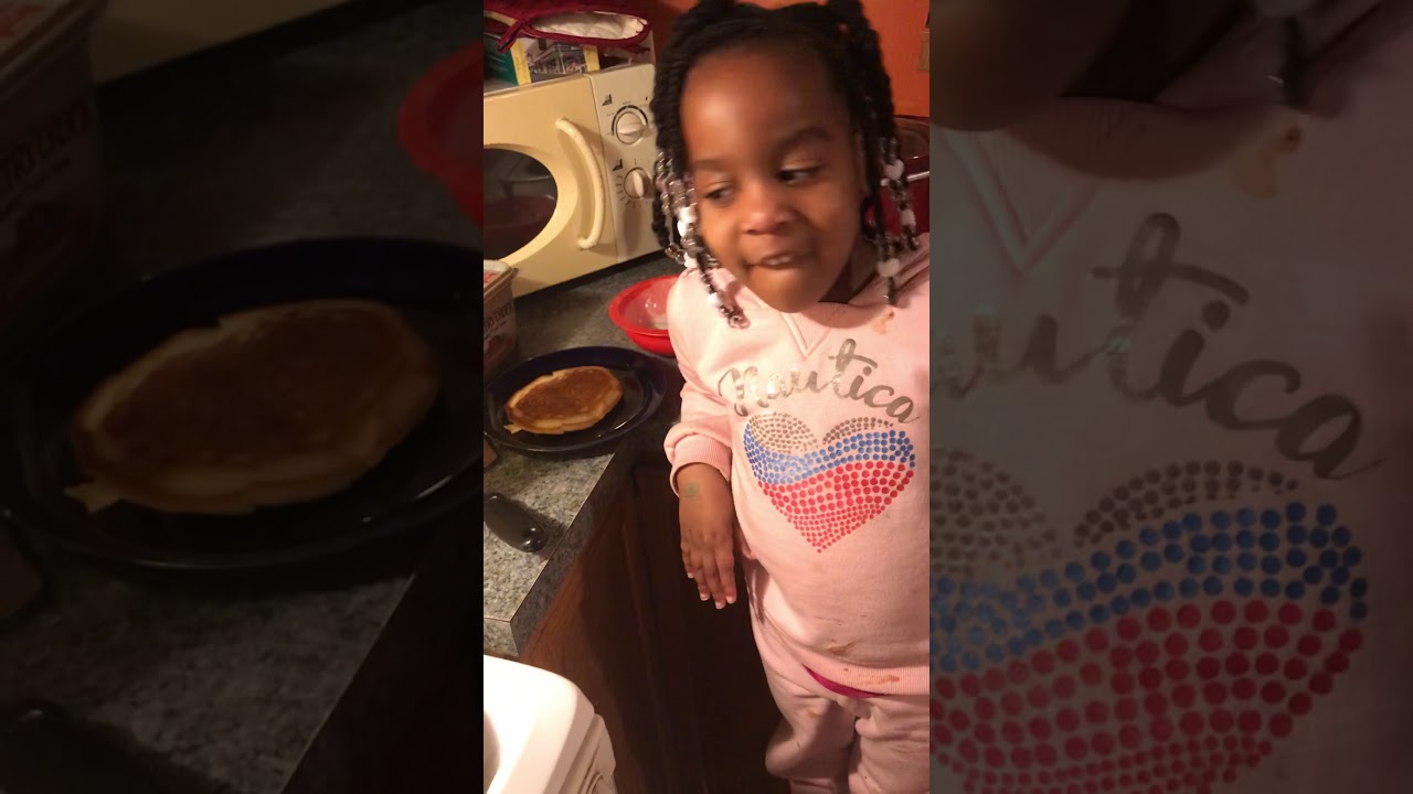 Pancakes for Dinner 🥘 - YouTube