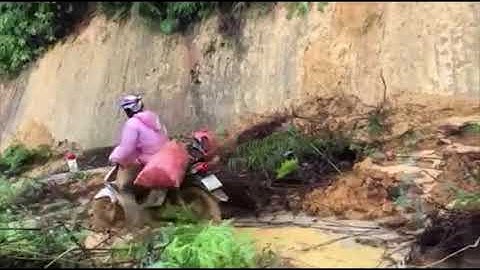 2000 HỘ DÂN CƠ TU HUYỆN TÂY GIANG VẪN BỊ CÔ LẬP HOÀN TOÀN DO BÃO SỐ 5