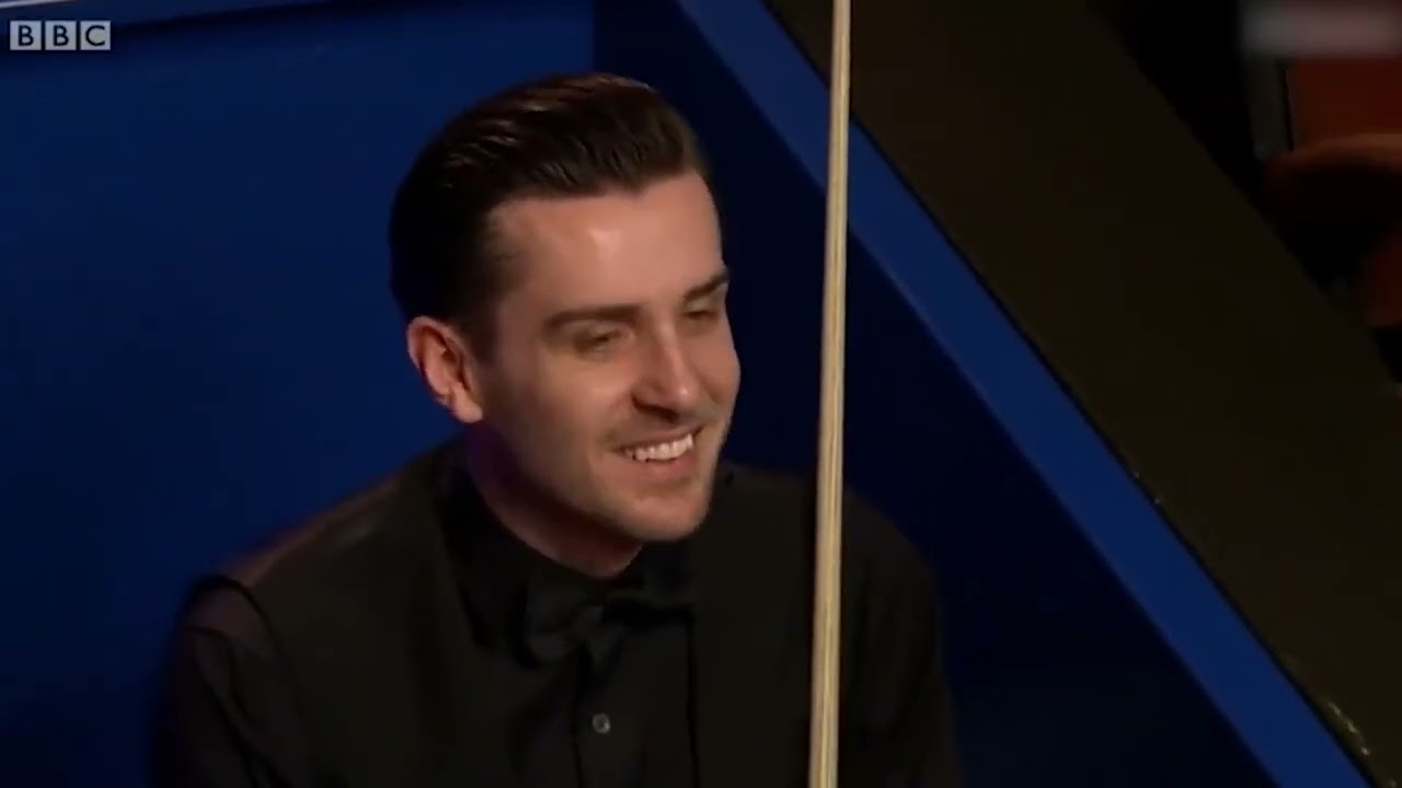 Top 10 Imaginative Japanese Balls in Snooker Leaping over eaves and walls snake-skin bag f