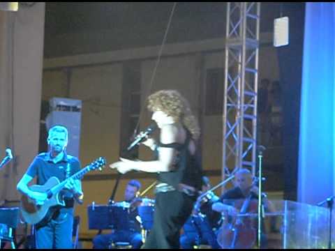 Il cielo d'irlanda - Fiorella Mannoia - Ispica - YouTube