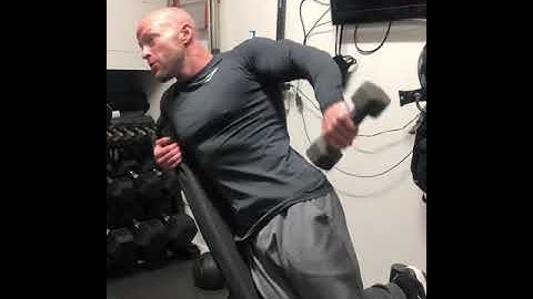 INCLINE SINGLE ARM LATERAL RAISE EXERCISE