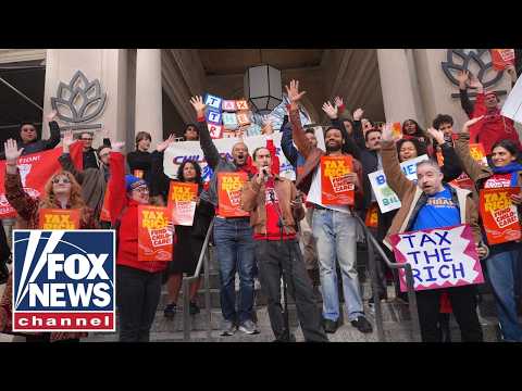 Socialists SEIZE the mic, drive youth to socialism