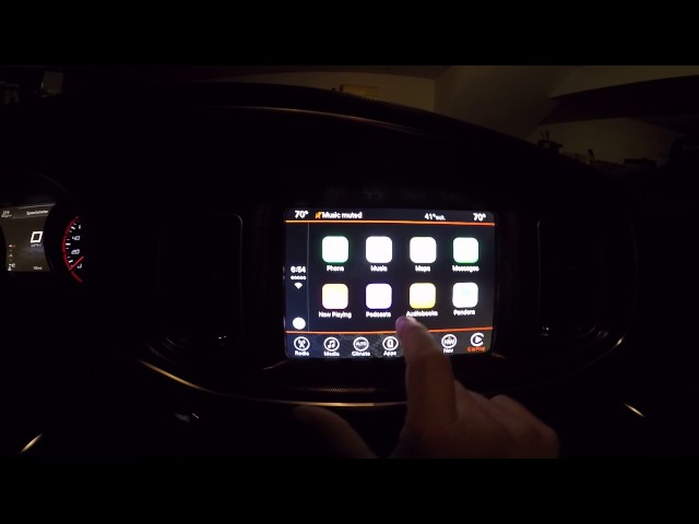 Night time demo CarPlay Uconnect 8.4