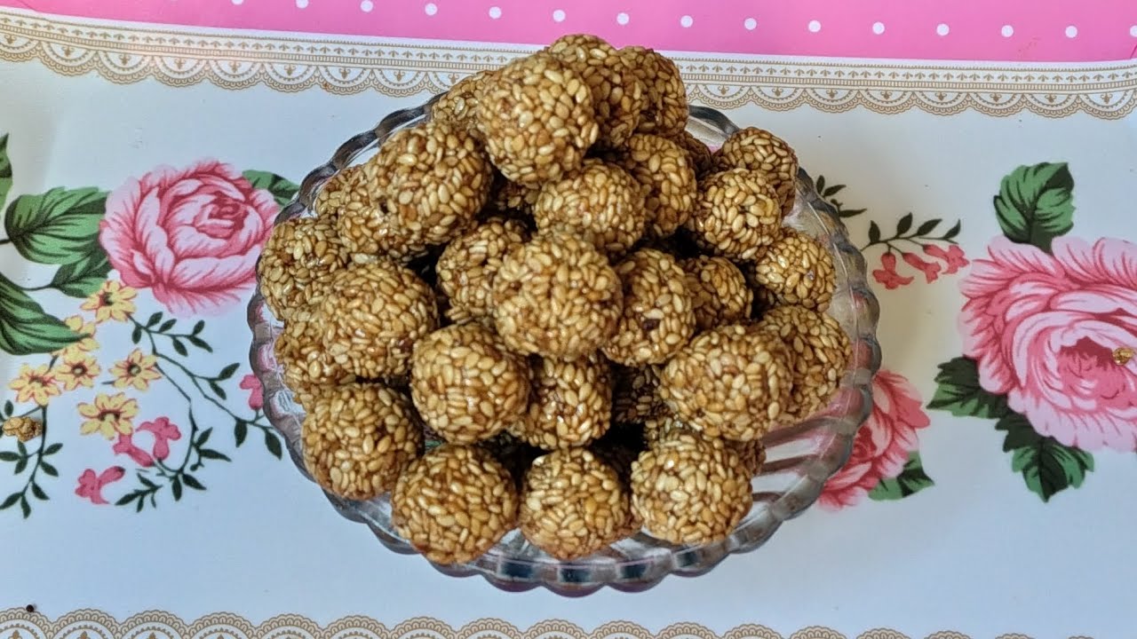 मकर संक्रांती स्पेशल तिळगूळ लाडू || लाडू बनवताना अजीबात चटके बसत नाहीत