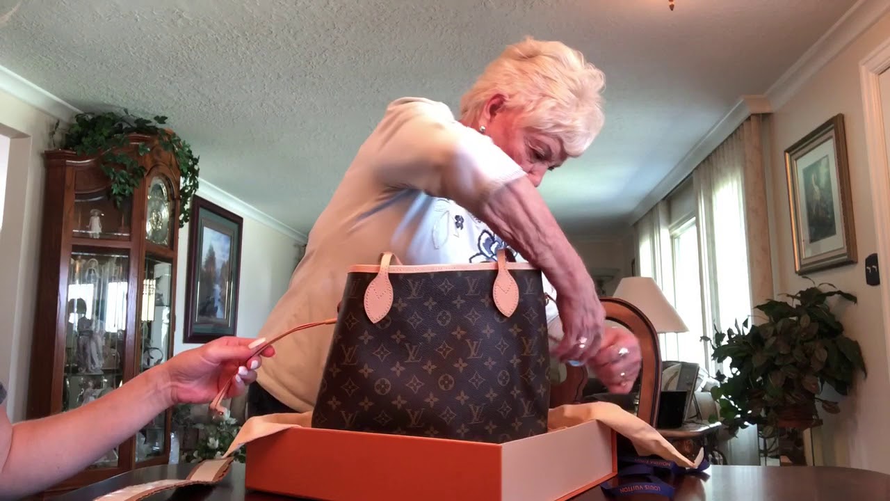 unboxing my first louis vuitton purchases🤎 #haul #unboxing #purse