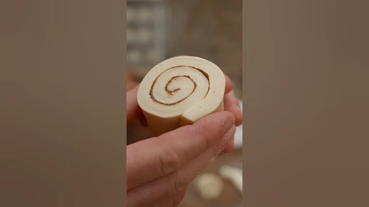 🤤 cinnamon roll + sourdough croissant #shorts