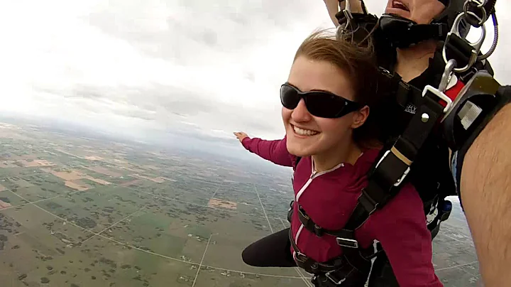 Skydive Saskatoon - Rachel Derry