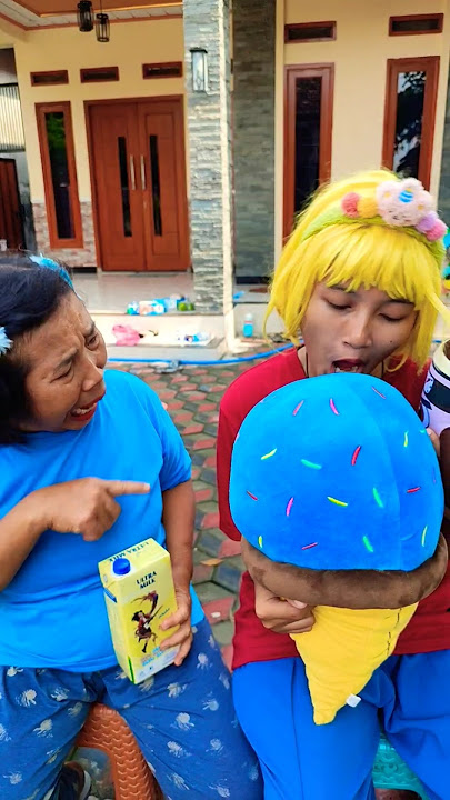 There's an ice cream vendor, don't look at me #shorts #fyp #funny