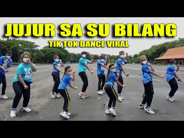 TIKTOK DANCE JUJUR SA SU BILANG KALO TIBAN TIBAN - ADUH MAMAE ADA COWOK BAJU HITAM DJ PAPA LIAT ADEK class=