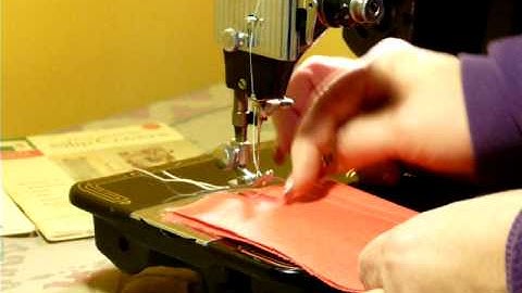 NIFTYTHRIFTYGIRL: BEAUTIFUL LITTLE VINTAGE SINGER 99K 3/4 SIZE SEWING MACHINE