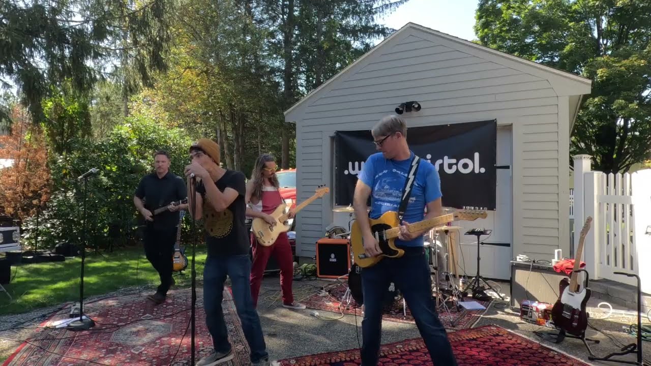 Waterpistol - Downtown Crossing (Live)