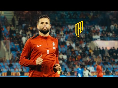 لاعب القادسية الاسباني ناتشو في مباراة الهلال  