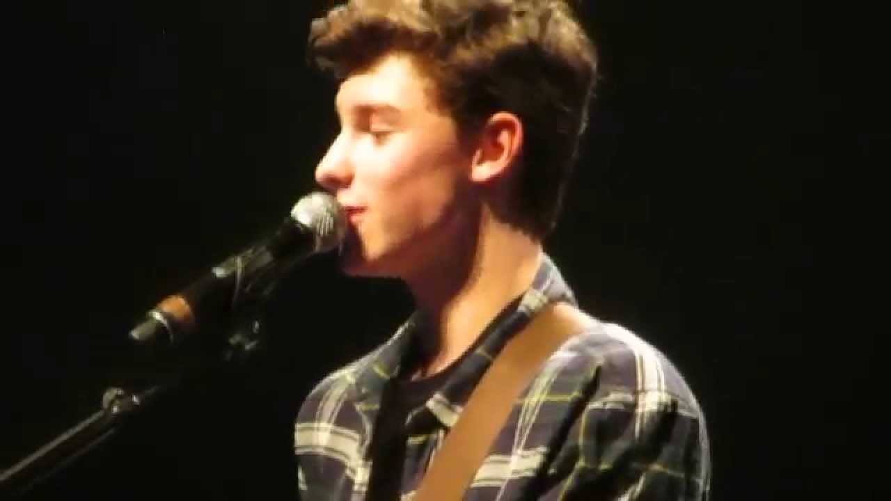 Shawn Mendes Kid in Love (Toronto, 11/30/14) YouTube