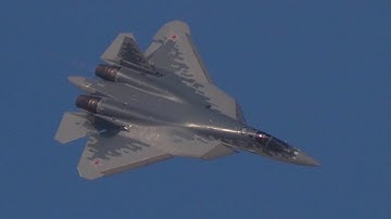 Incredible Sukhoi Su-57 display - Dubai Airshow 2025