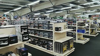 Hall filled with 1:18 and 1:24 cars! Biggest Diecast Car store in the world! Tom's modelauto's