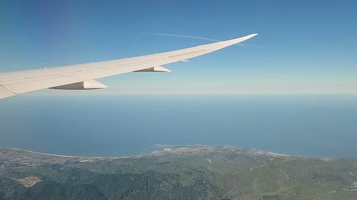 Approaching San Francisco International Airport on United Boeing 787 DreamLiner