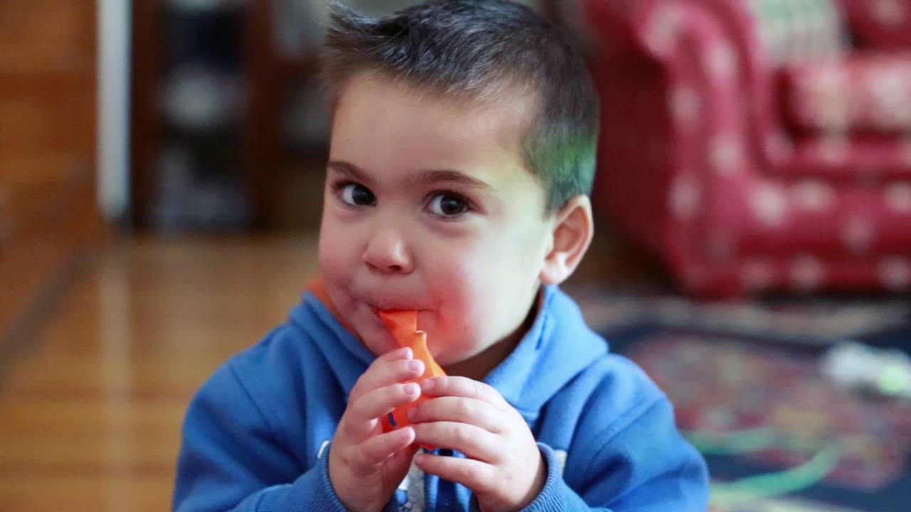 Un día en Vilamelle con 3 años. Oscar dell support