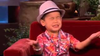 Miley Cyrus Talks About Her Tongue on Ellen Show Miley Cyrus Perfor...