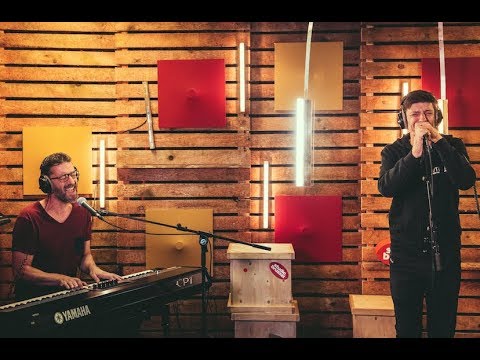 Clouseau - Daar Gaat Ze (live bij Studio Brussel) - YouTube