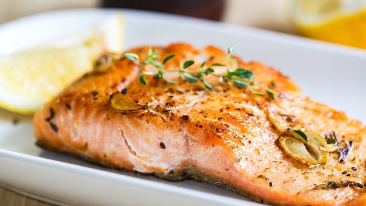 Свежая рыба в сковороде без духовки