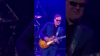 Self Inflicted Wounds solo with 9-1948 😎👍- Joe Bonamassa