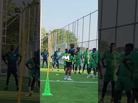 CLEMENT MZIZE NA MUDATHIR WAKIFANYA MAZOEZI YA PEMBENI 