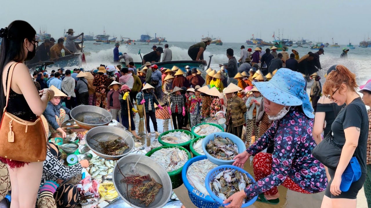 Hàng 100 người tranh hải sản chợ Làng Chài Mũi Né mùa sóng dữ - Bán rẻ hết sọt