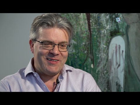 Professor Marco Novelli is a histopathologist with a special interest in colorectal cancer.