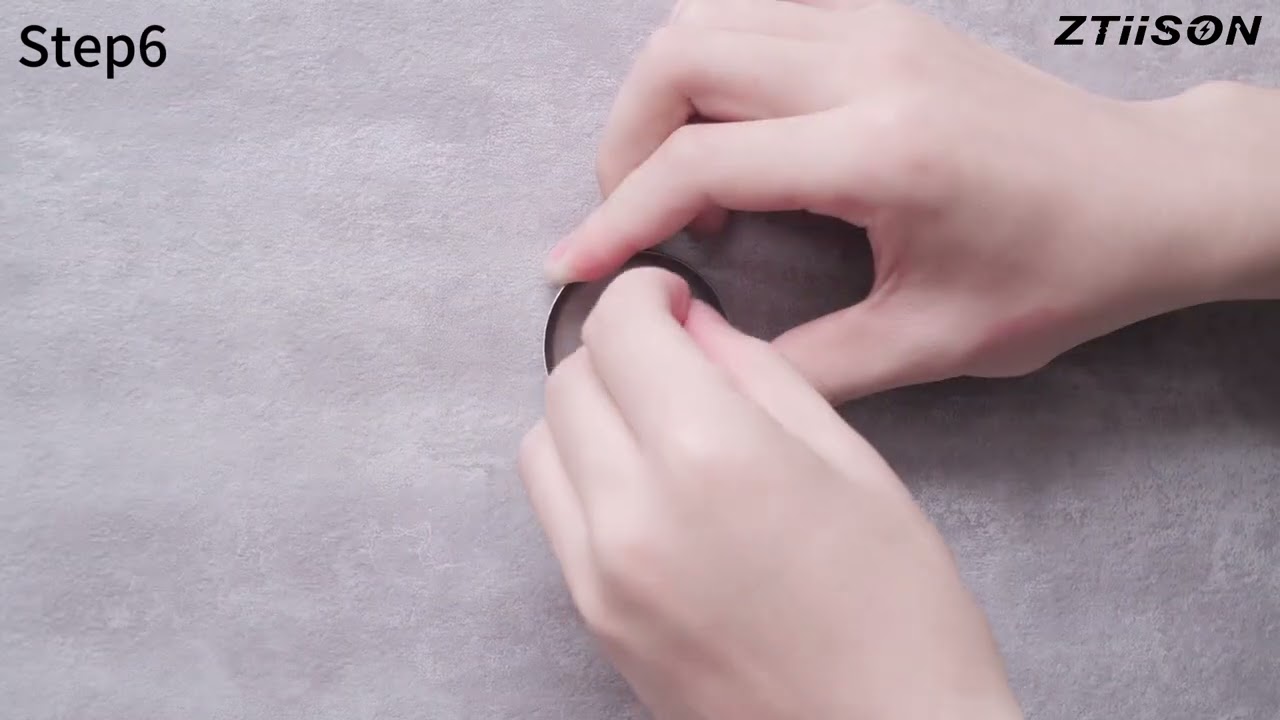 How to install the towel ring？