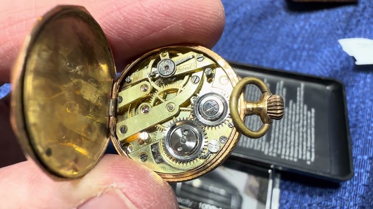 Аукцион 1-6-26: Антикварные женские карманные часы из 18-каратного золота.