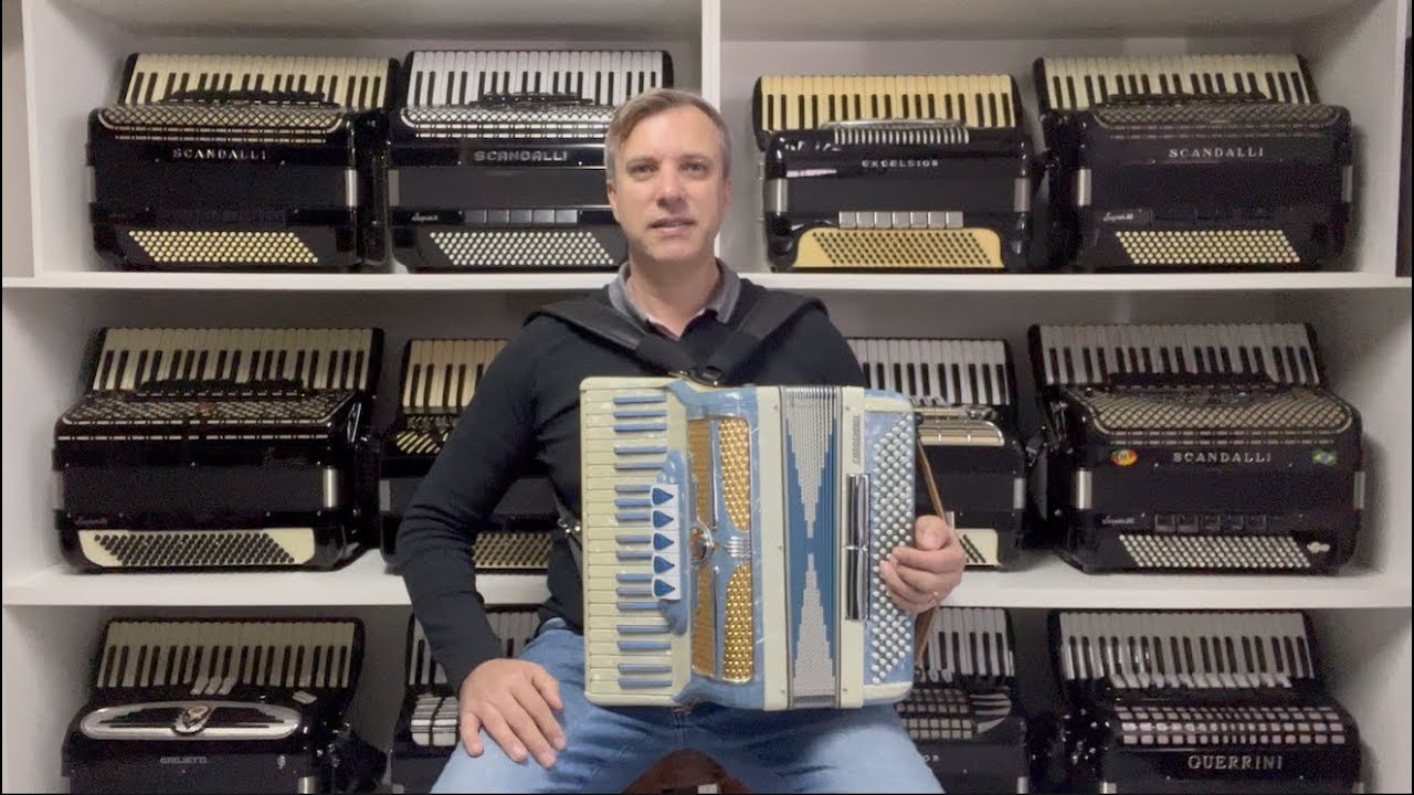 Accordion Carbonari 120 Bxs - Voice Second 5/2 Registers - 37.5 cm