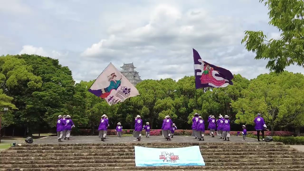 きよきよページ 令和の歌まねヒロイン”よよよちゃん、初のフォトブック『#よよよ