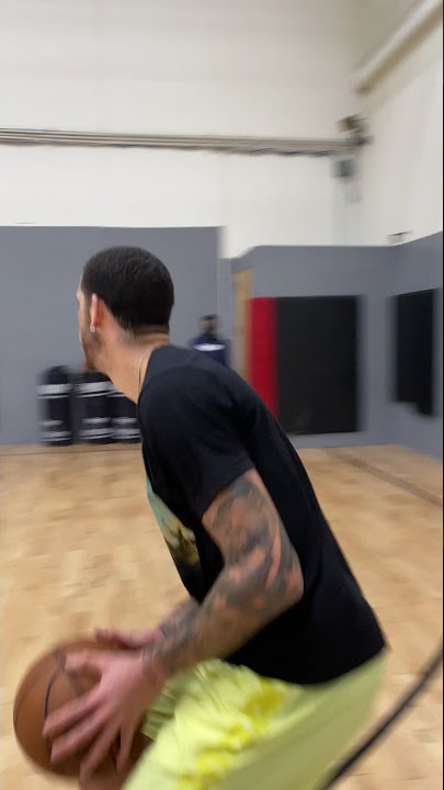 Lonzo Ball shooting on the move 🎯 #shorts