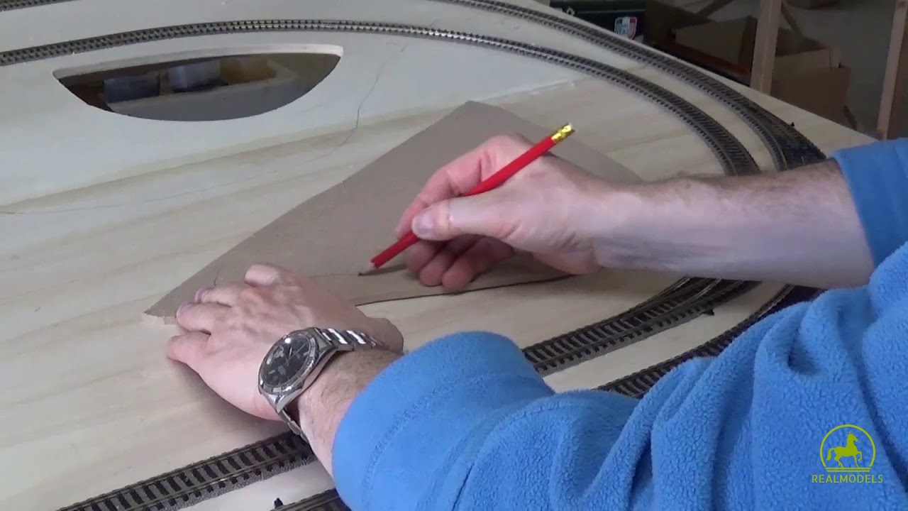 Realizziamo un plastico ferroviario - 4a parte - Collinette e laghetti